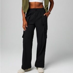 Fabletics Heights Cargo Pants Black - Small